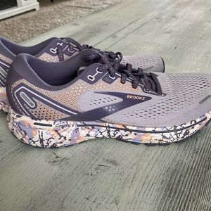 Brooks Ghost Sneakers